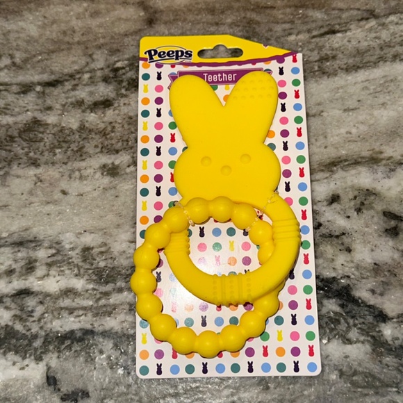 PEEPS Baby Duck Chick YELLOW Set w/ Baby Hat, Bib, Booties & Teether NEW Easter - Picture 5 of 6